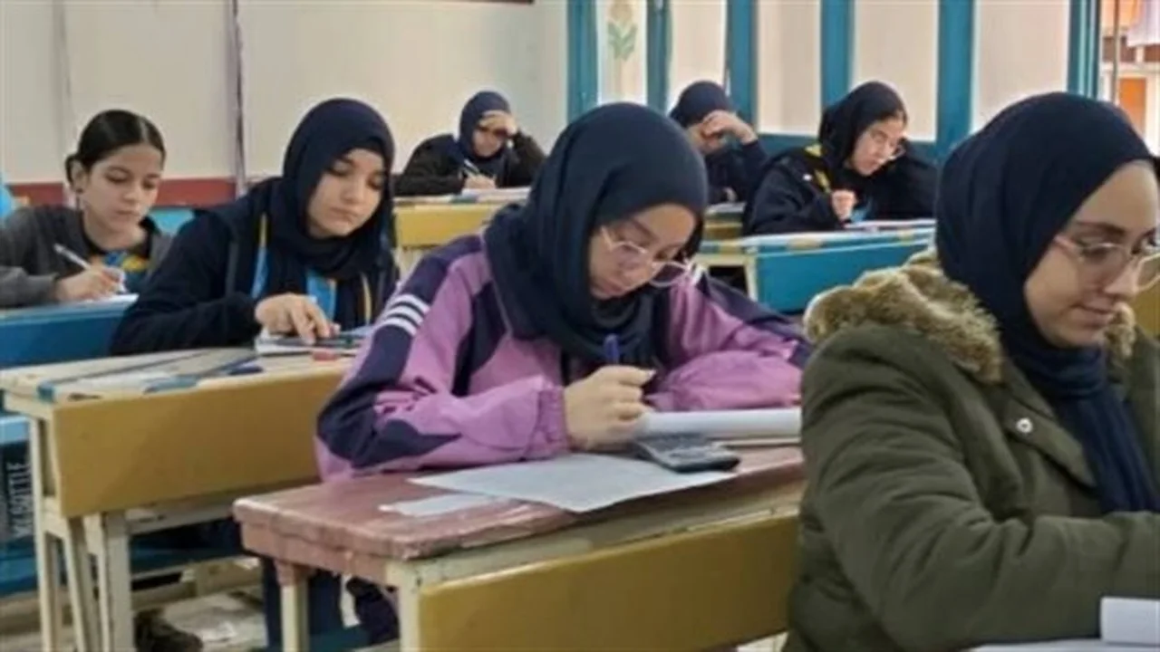 جدول الجيزة.. مواعيد اختبارات الثالث الإعدادي وتفاصيل الورقة الامتحانية الجديدة